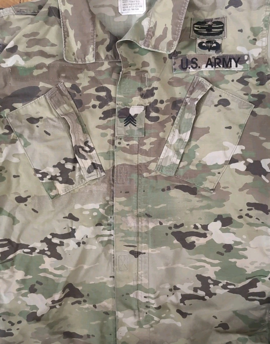 Coat Army Combat Uniform Unisex 8415-01-623-5180 Size Small Regular/ Bug Resist