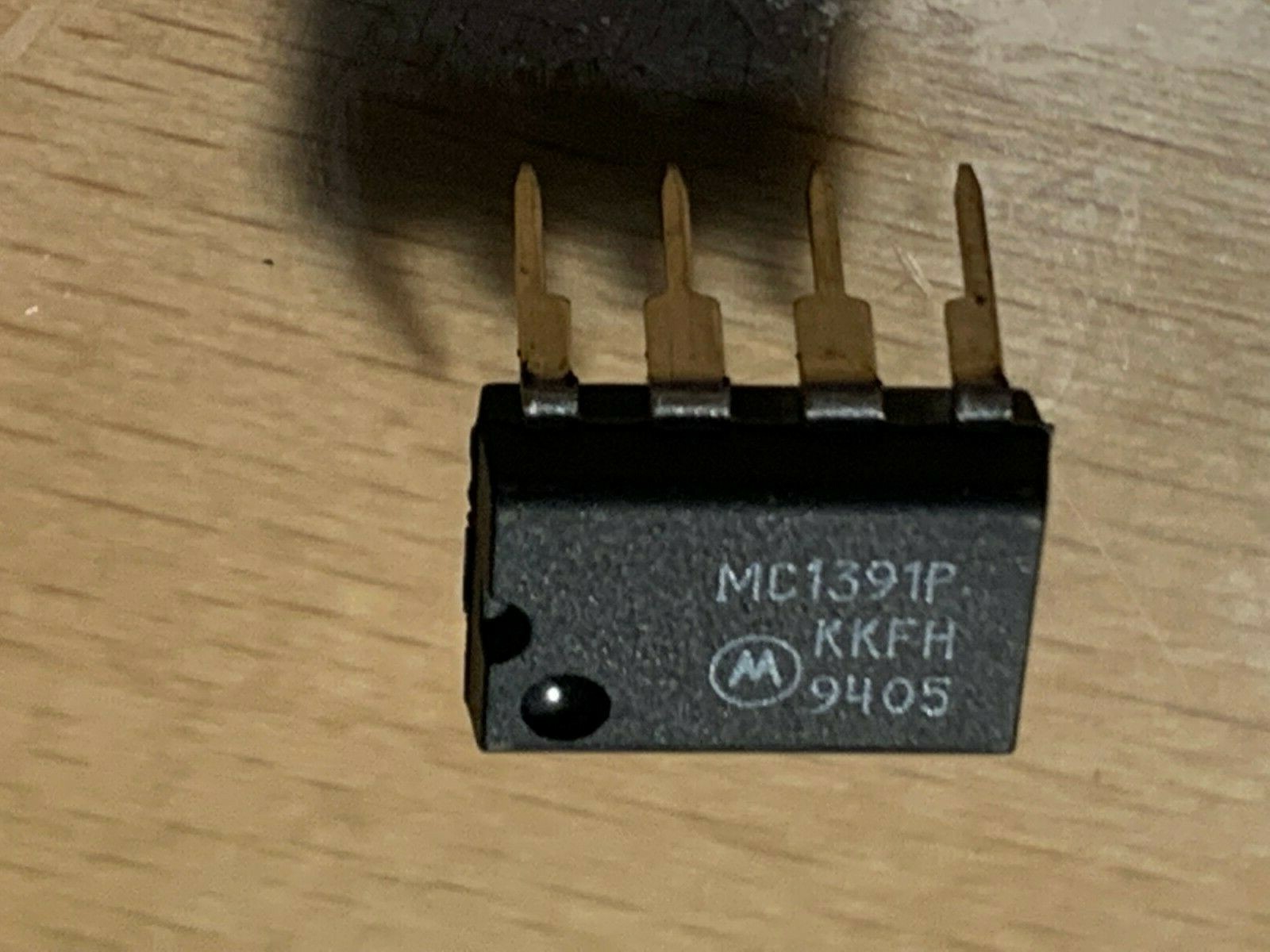 MC1391P  - Motorola IC - TV Horizontal Processor, DIP-8.