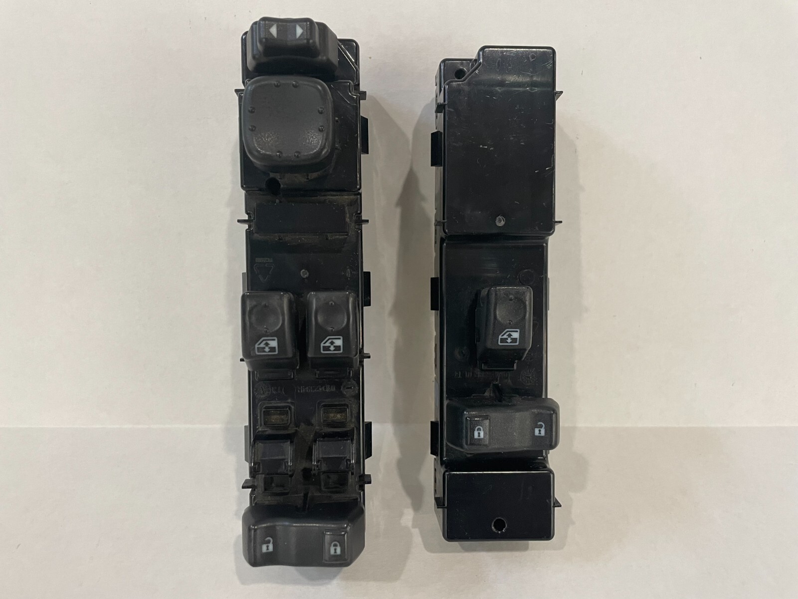 03-06 Silverado Sierra 2 door Power Window Switch Set Blue LED
