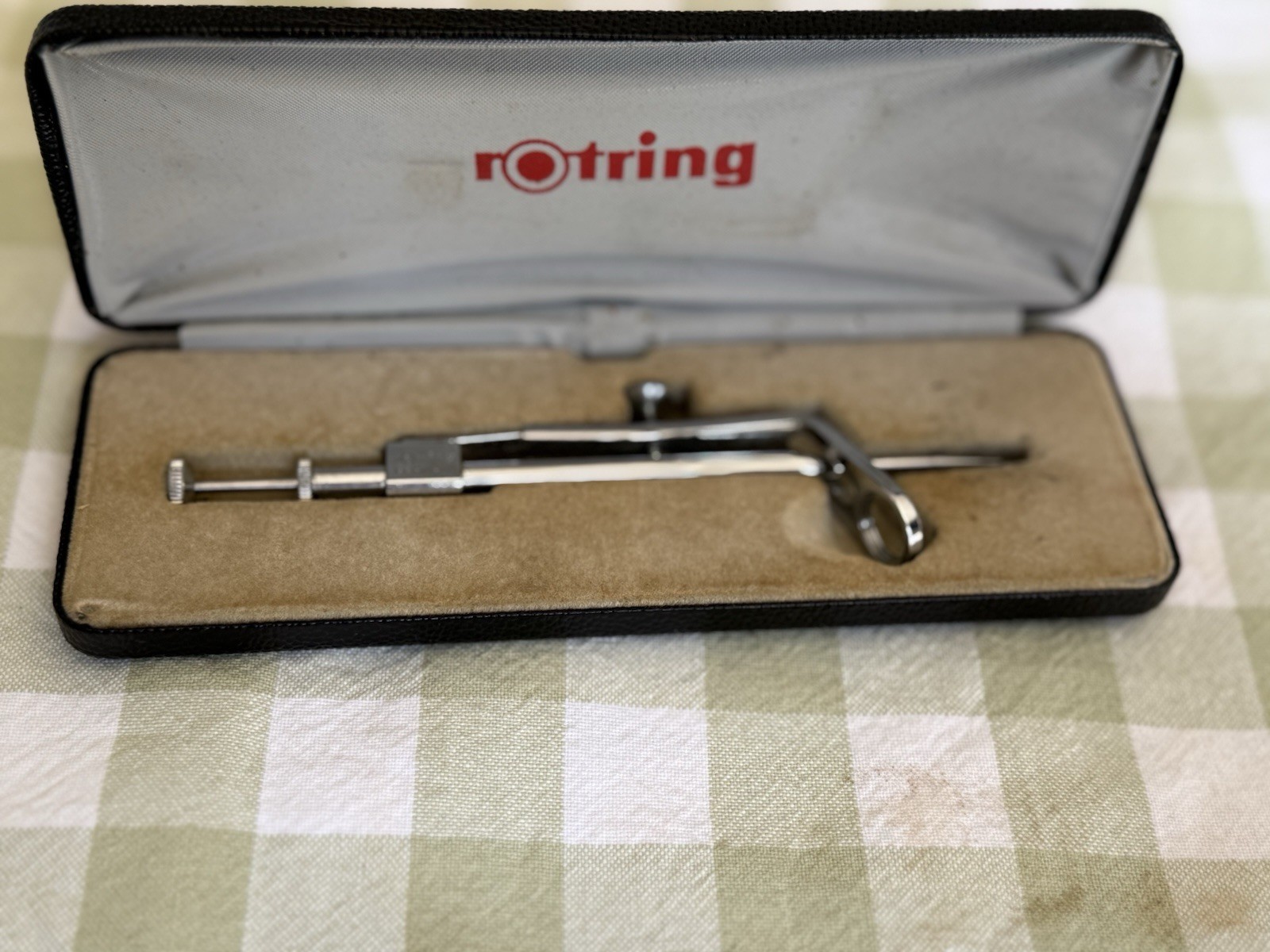Rotring compass in case