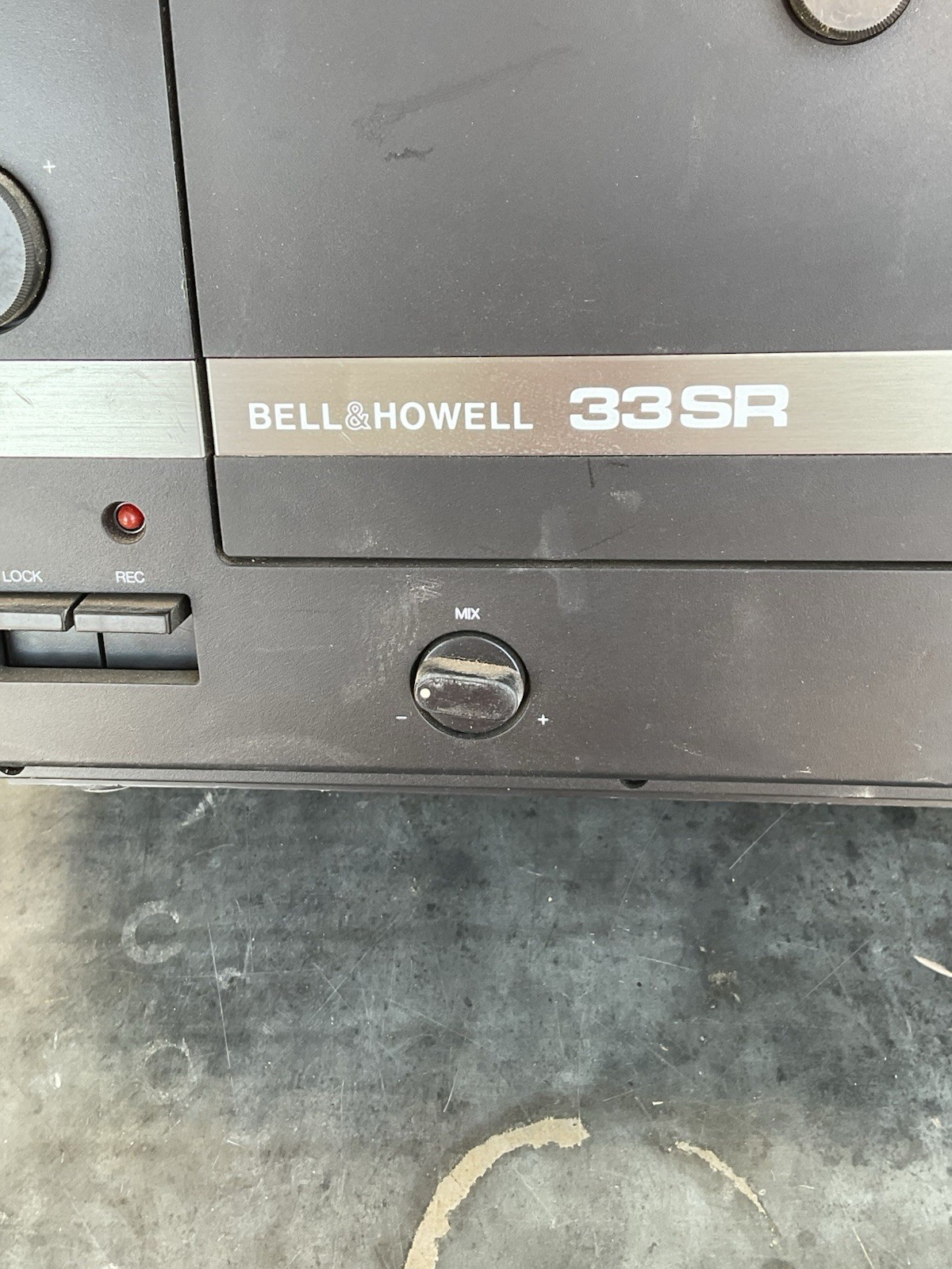 BELL & HOWELL 33SR COMPACT SUPER 8 PROJECTOR Powers On
