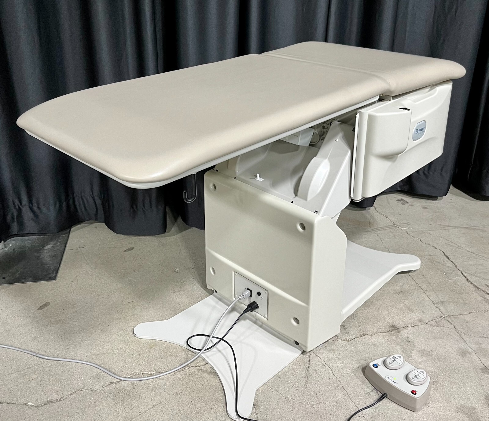 Brewer 5801 FLEX Access High-Low Exam Table