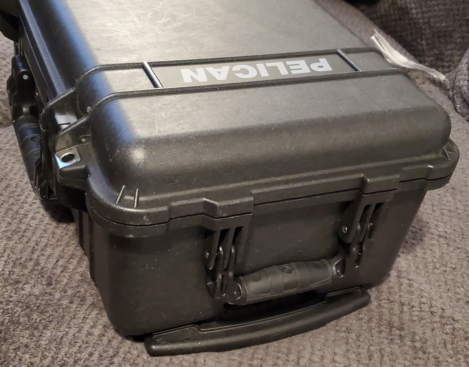 HTC Vive VR Headset Complete Set + Custom Pelican 1510 Case (Easily Portable)