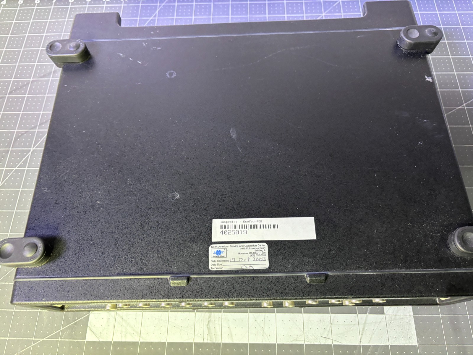 Bruel & Kjaer Controller Frame with 7536 Lan Module and 3032A Input Module.