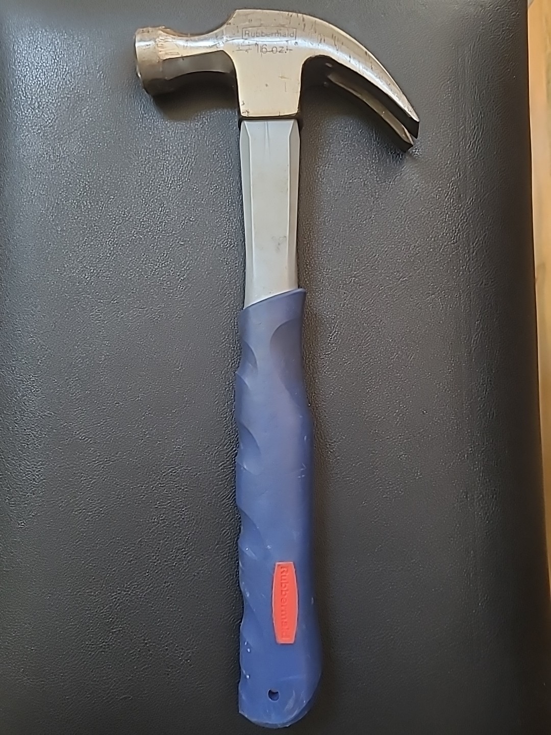 Rubbermaid 16 oz. Claw Hammer With Shock Resistant Handle & Finger Grip