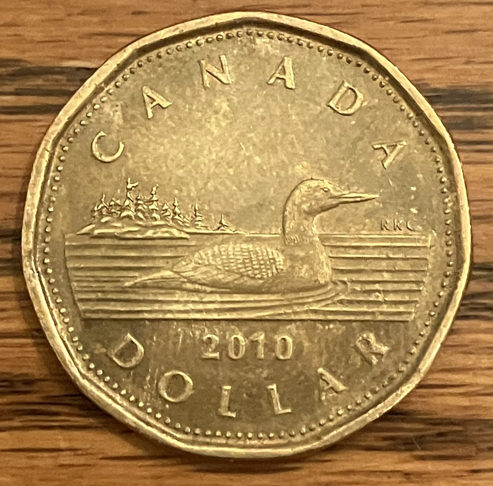 2010 LOW MINTAGE Canada one dollar $1 loonie **75% off combined shipping**