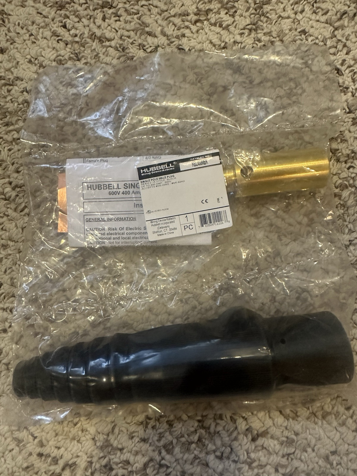 HUBBELL HBL400MBK Single Pole Male Plug Black