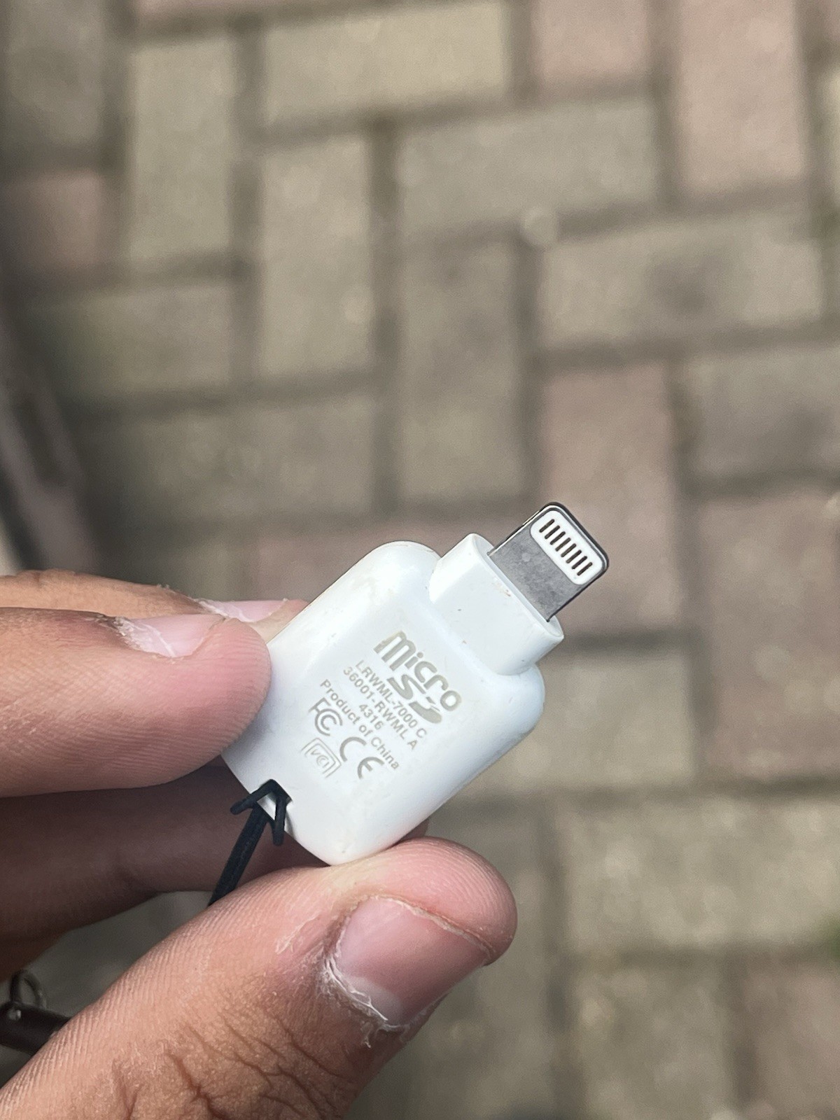 Lexar microSD Card Reader Adapter w/ Lightning Connector LMLRW200Q4