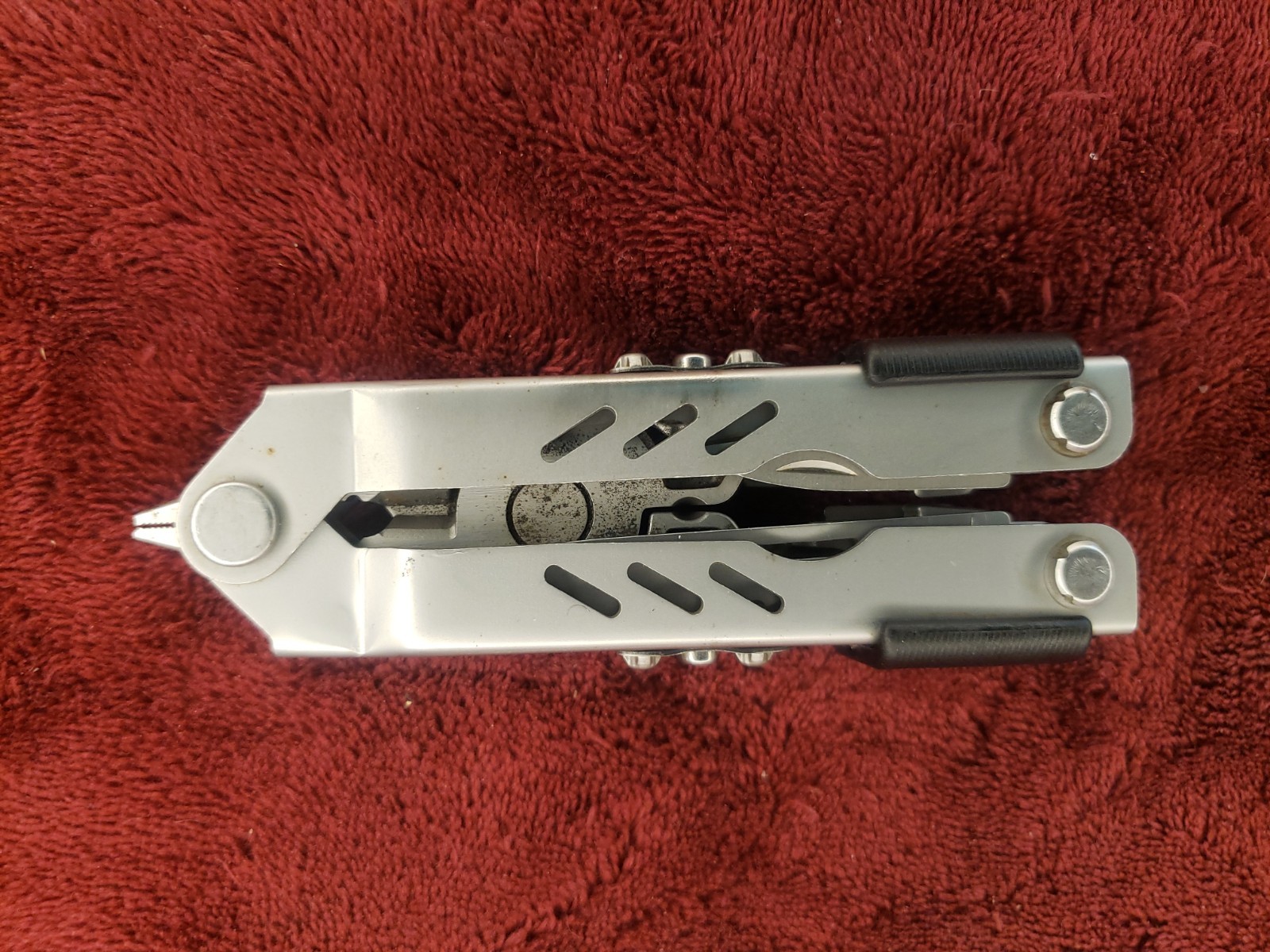 🔪🔪🔪🔪 Gerber Multi Tool Needlenose MP400 with scissors 4sw