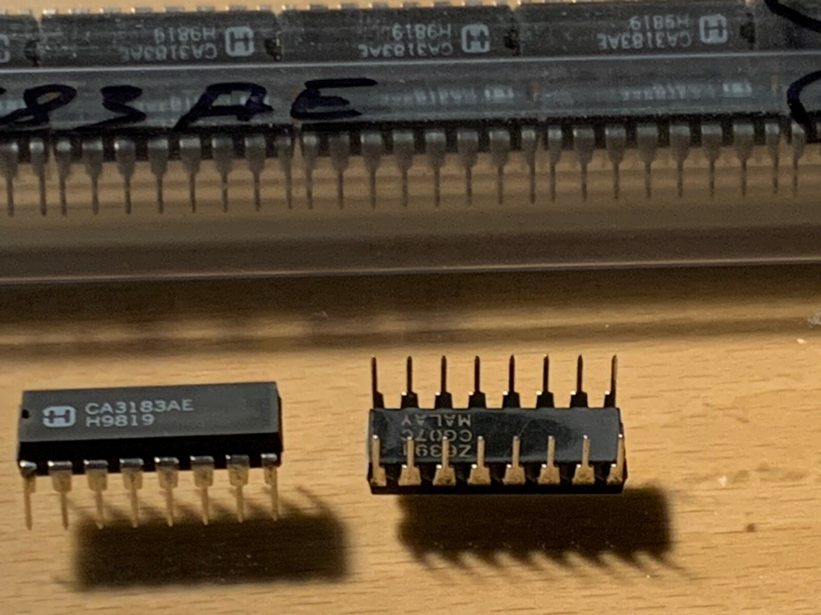 CA3183AE , Bipolar Junction Transistor, Array, Independent, DIP-16.