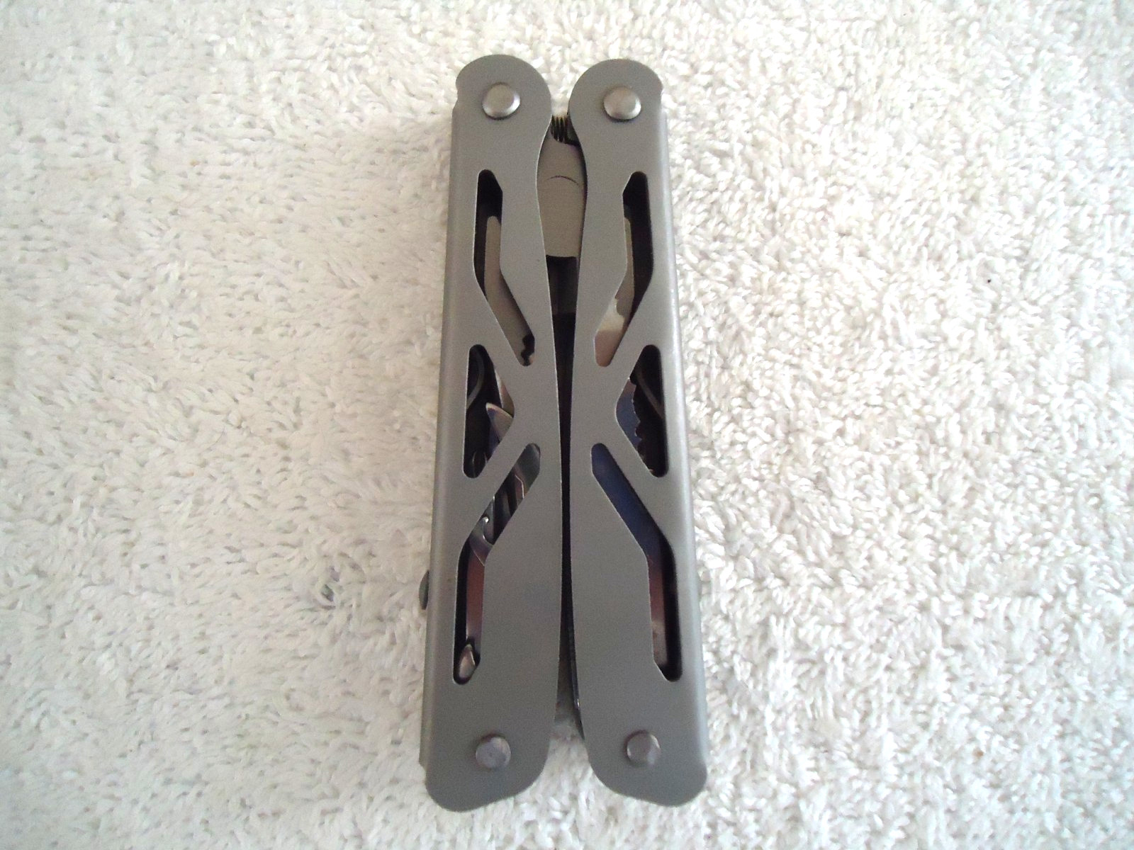 Used ? Ozark Trail Multi Tool In Case " Great Gift Item "