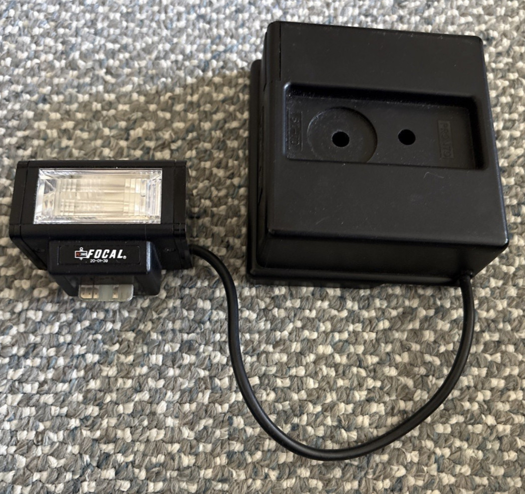 Focal Electronic Pronto S-70 Flash for Polaroid SX-70 Film Cameras - Excellent!
