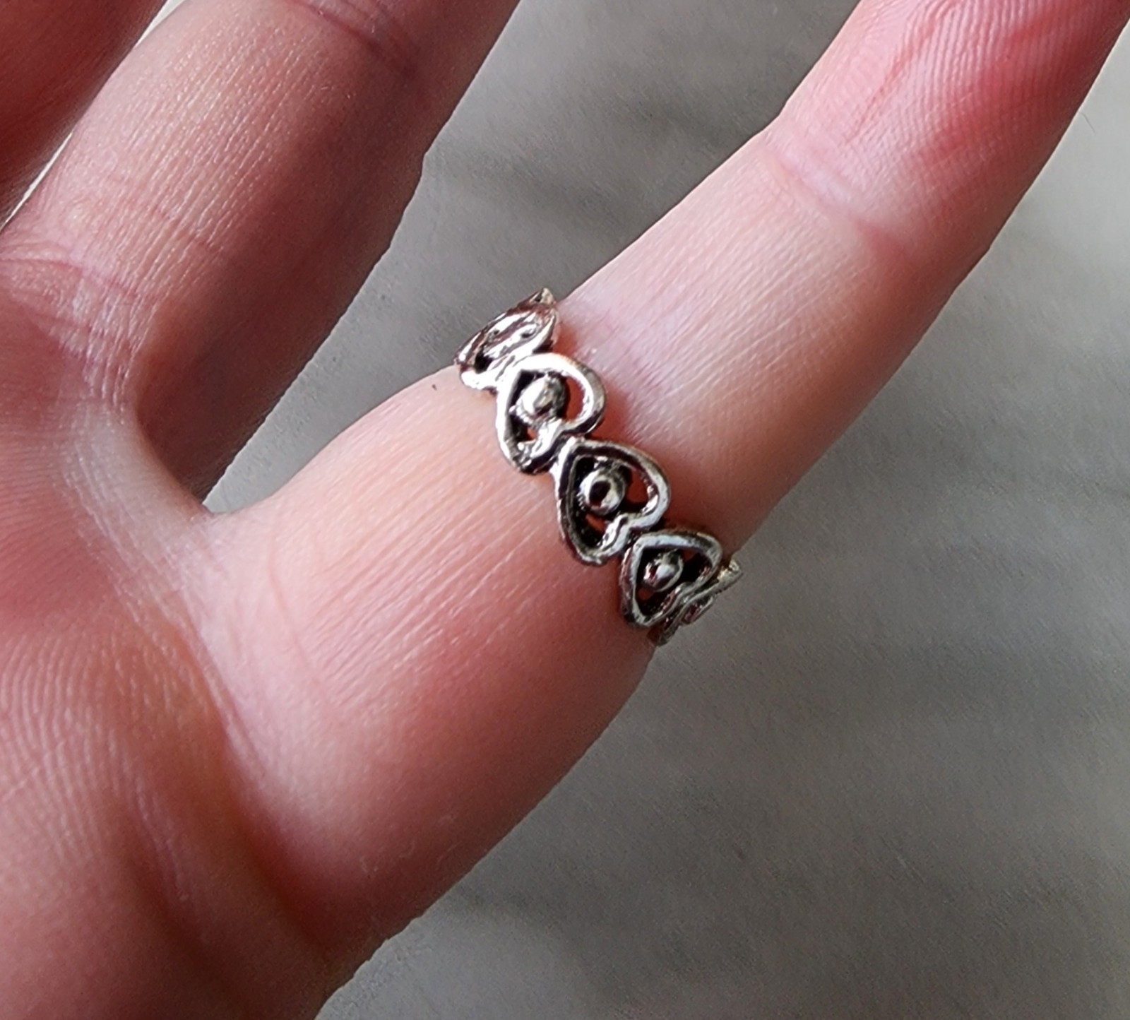 Silver Tone Hearts Toe Ring Size 4