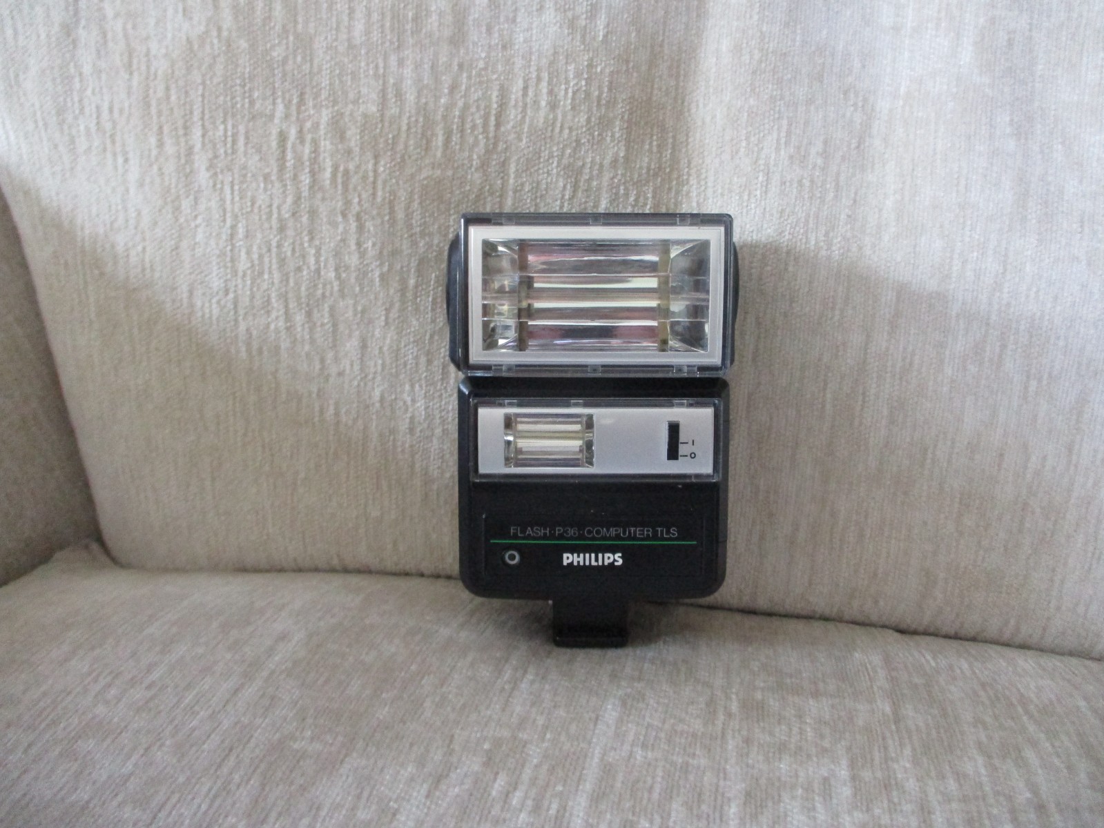 Philips Flash P36 Computer TLS Flash Unit Hot Shoe Flash - Center Contact