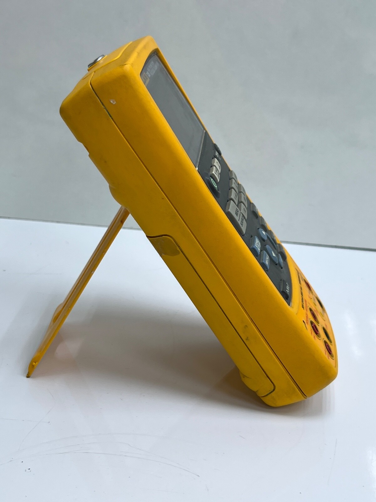 Fluke 725 Multifunction Process Calibrator (FOR PARTS)