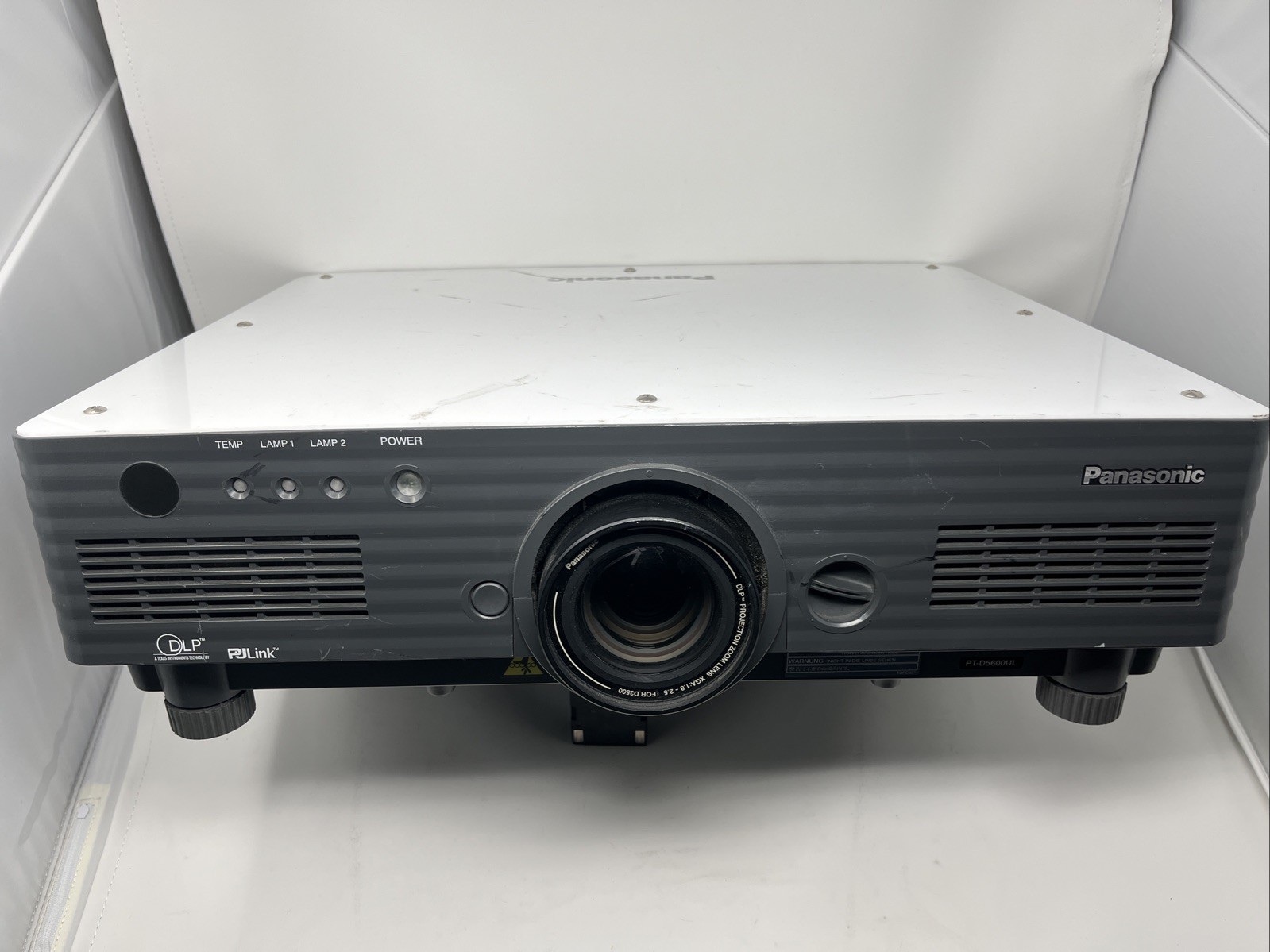 Panasonic PT-D5600 D5600U D5600UL 5000 Lumens XGA HD DLP Projector **READ**