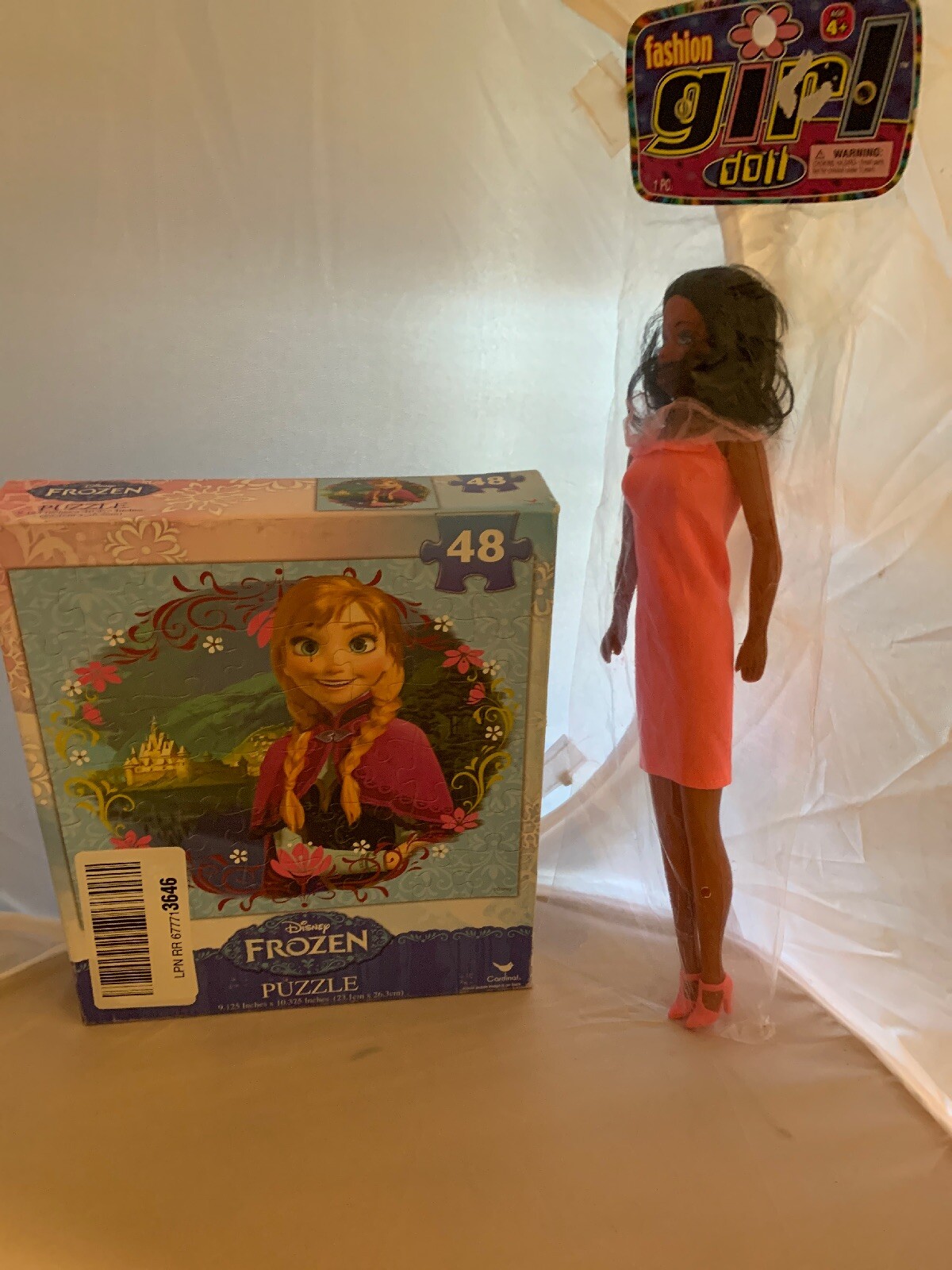 Fashion Girl Doll & 48 Piece Disney Frozen Puzzle (New)