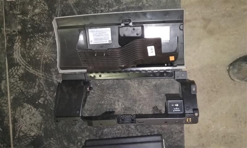SILVRDO25 2014 Glove Box 1071146