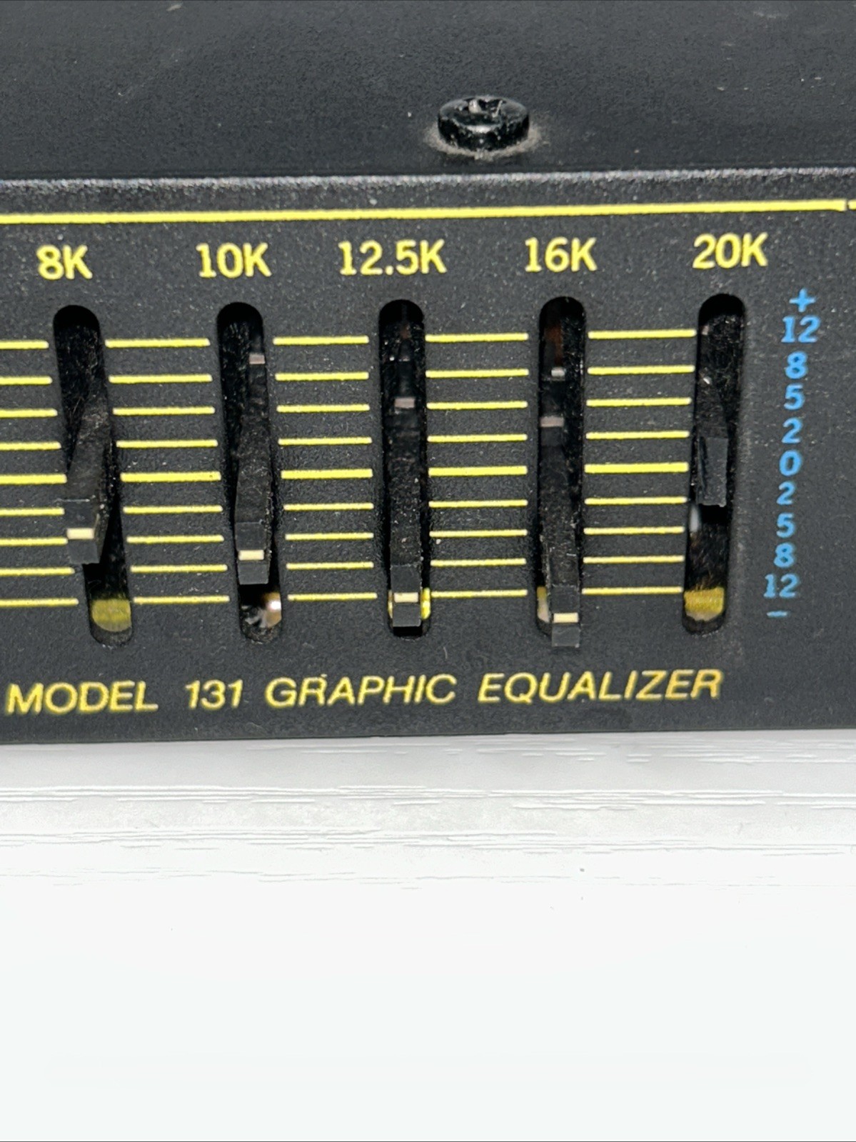 EUC AB INTERNATIONAL MODEL 131 RACK GRAPHIC EQUALIZER, READ