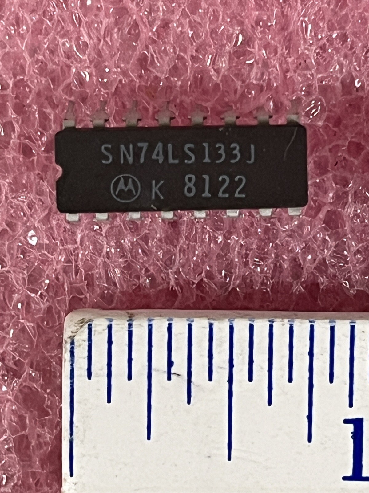 SN74LS133J UPGRADE FOR SN74LS133N IC LOGIC GATE 16 PIN DIP MOTOROLA (LOT OF 2)