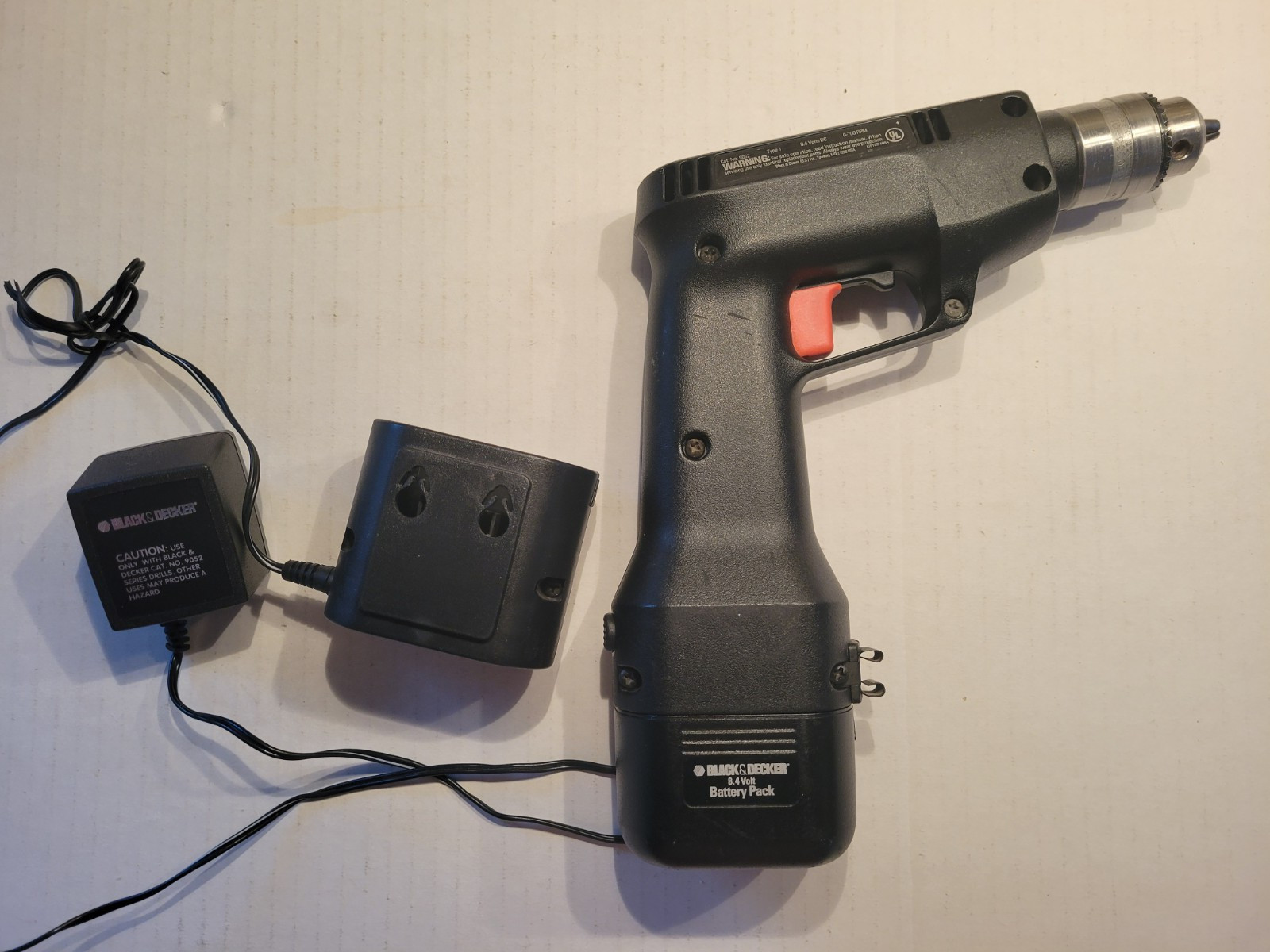 Black & Decker CD5000 Ranger Cordless Drill 8.4 V w/ Battery (Read) and Charger