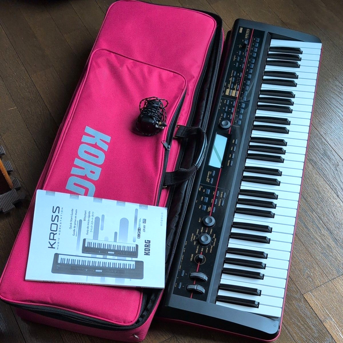 KORG Kross-61 61 Key Synthesizer Music Workstation Battery Powered TESTED Japan