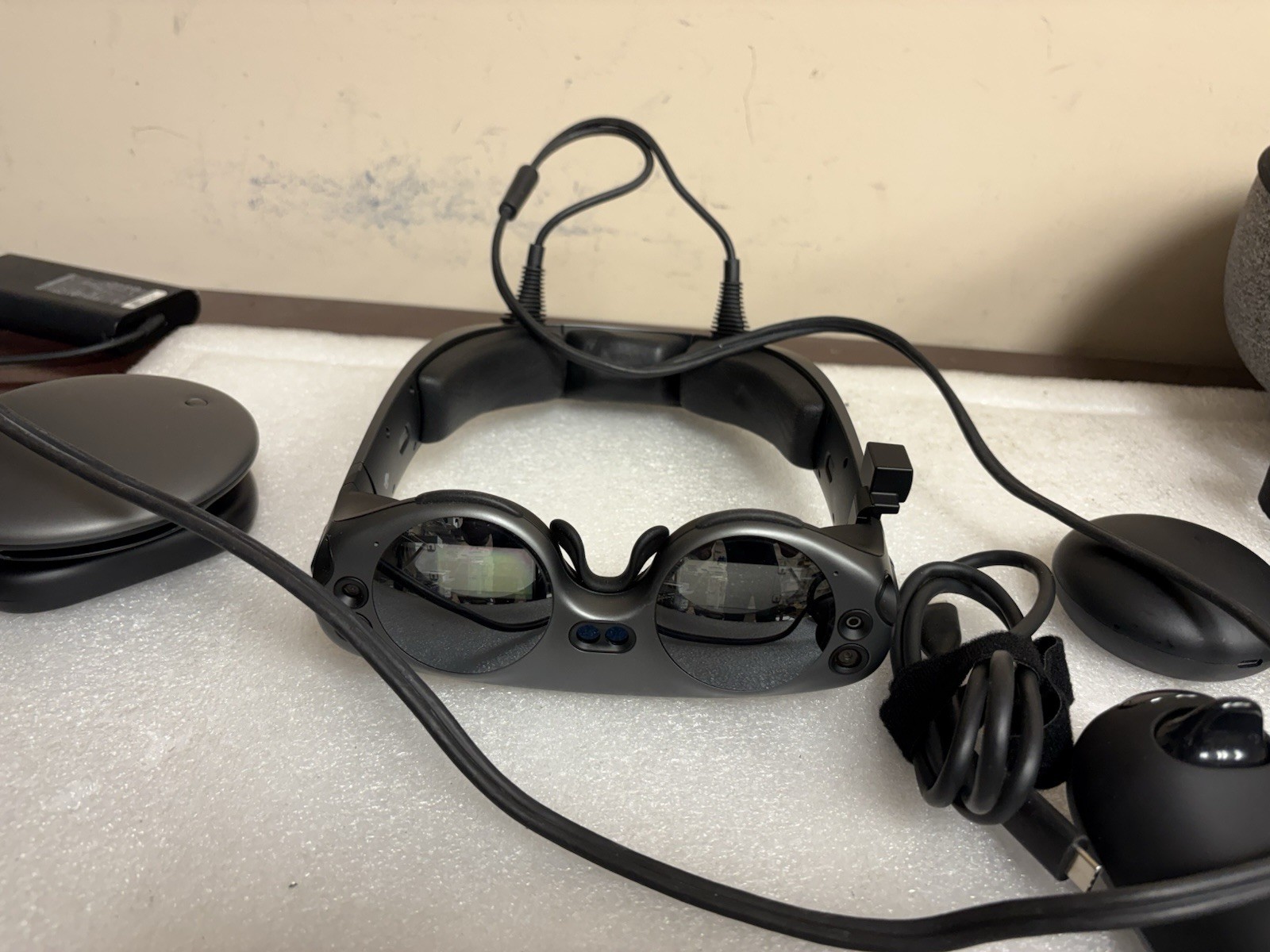 MAGIC LEAP ONE Augmented Reality AR Headset.