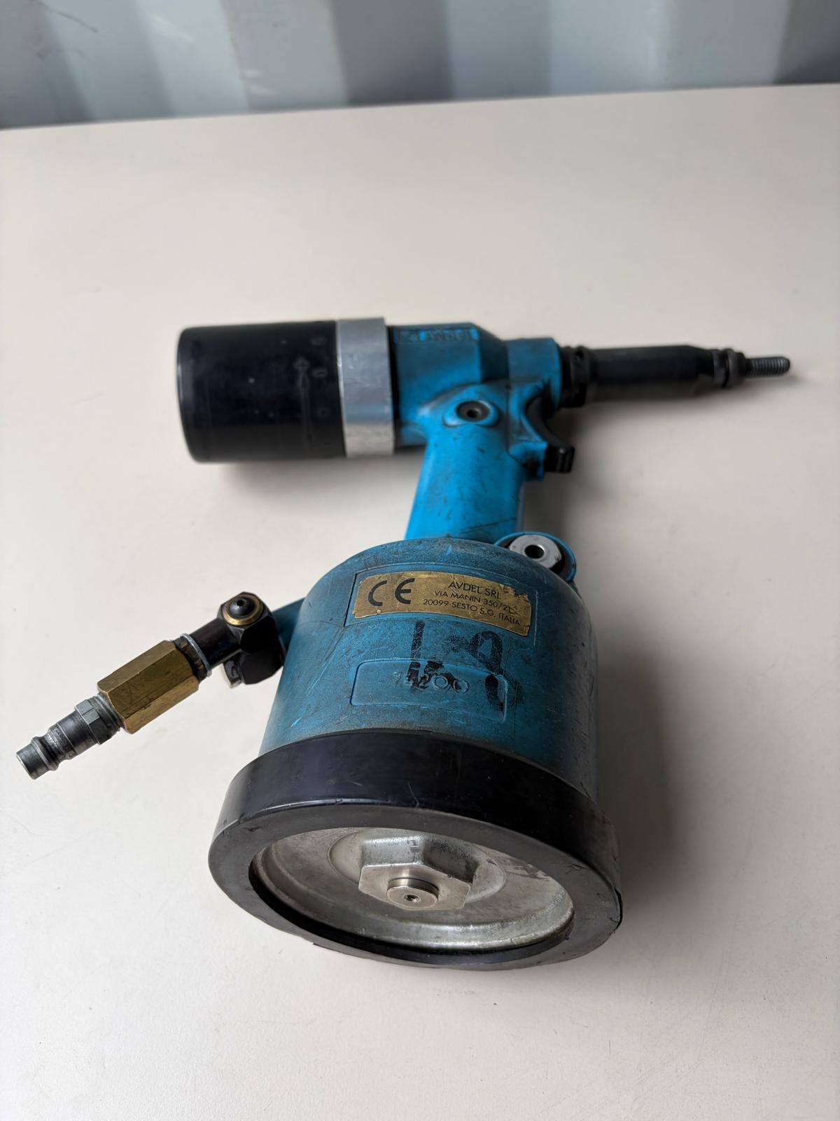 Avdel 74200 Pneumatic Hydraulic Rivnut Setting Tool Rivnut Nutsert 7 Bar