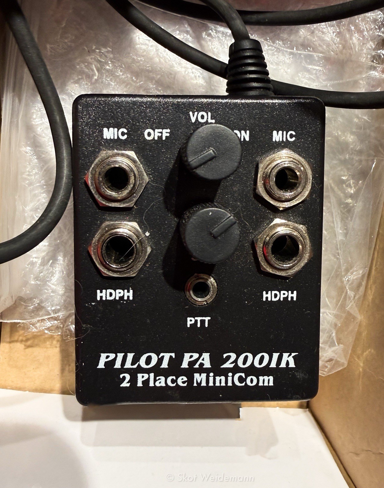 Pilot PA2001K 2 Place Portable Intercom, PTT ICOM A4, A22 or Bendix-King KX99