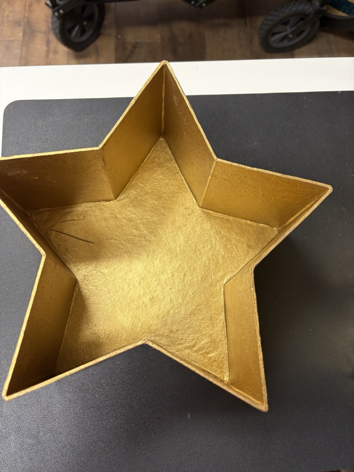 2 STAR AND 2 CHRISTMAS TREE NESTING BOXES GOLD