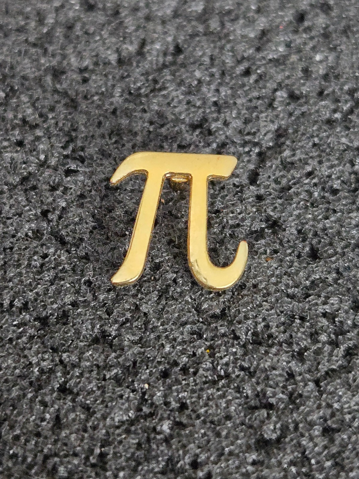 ➔ Golden Pi Character ➔ Pin/Pins ➔ From Collection * 25869