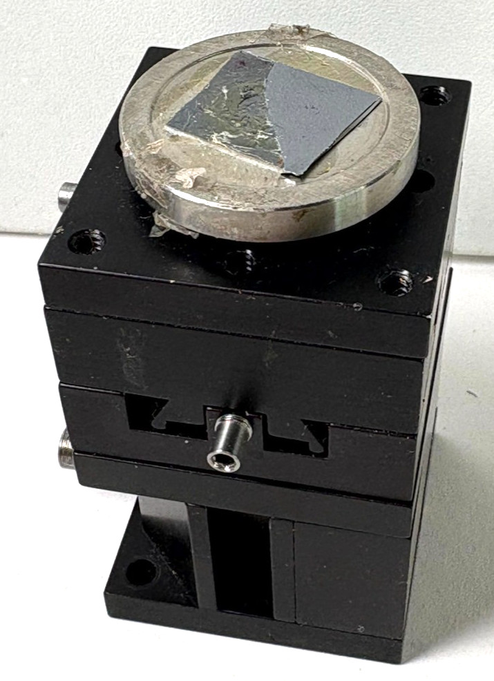 Newport DS40-XYZ Compact Dovetail Linear Stage Vertical & Horizontal