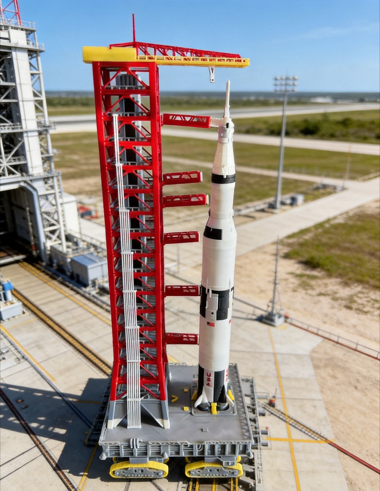 1/400 US NASA Saturn V Rocket with Launch Umbilical Tower LUT Finished Model Set