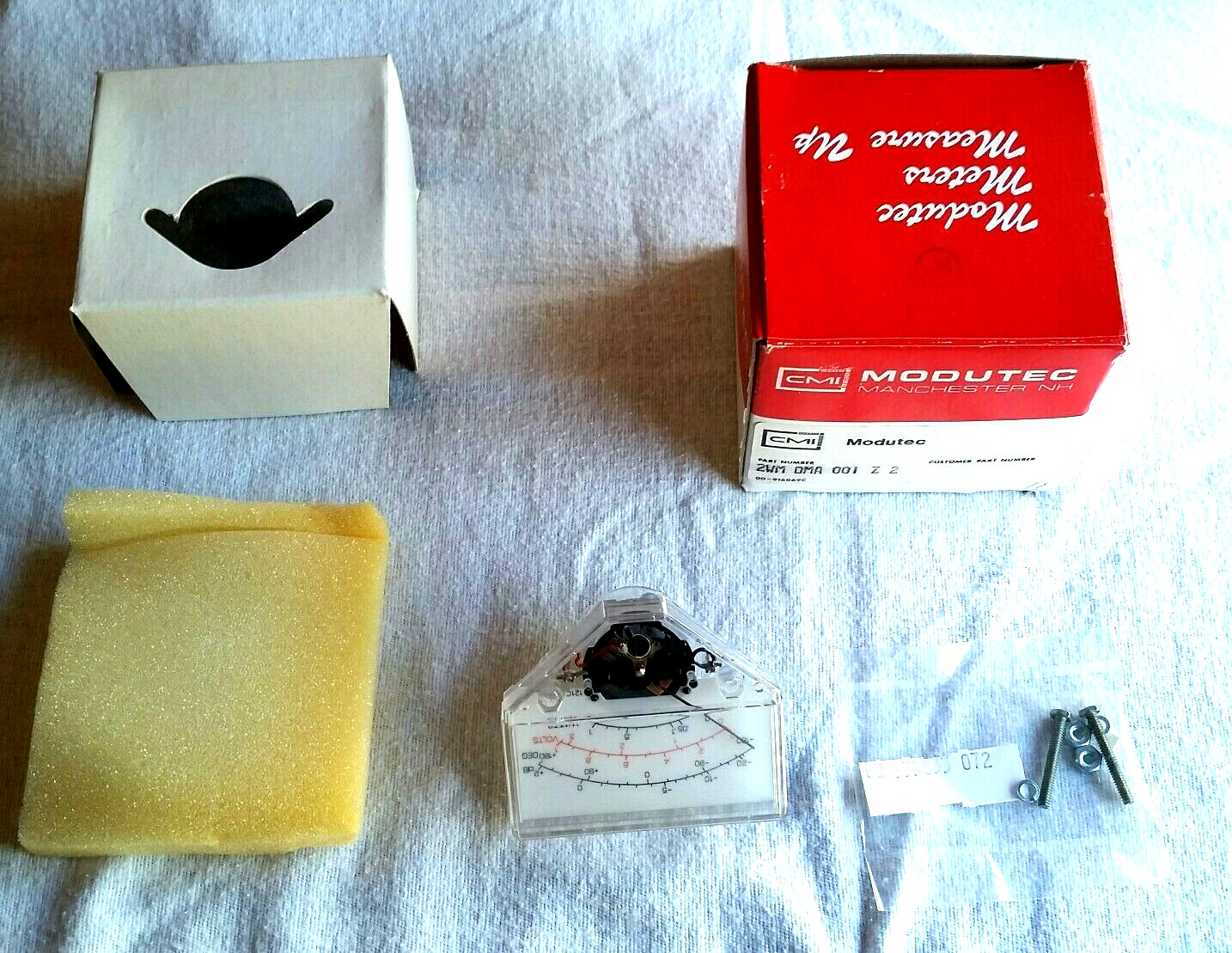 MODUTEC PANEL METER Part 2WM DMA 001 Z & 01 120063A - Volts, Watts & Degrees