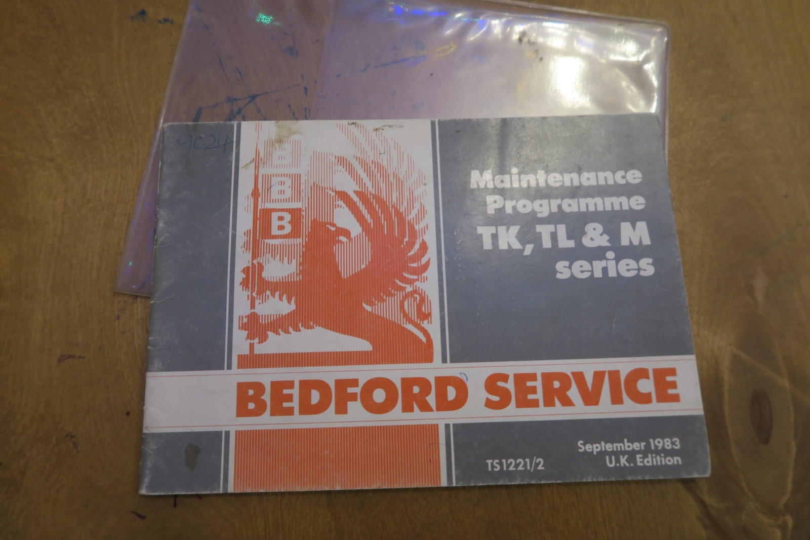Bedford TK. TL M lorry Service Book Maintenance record Sept 1983 TS 1221/2 MJ MK