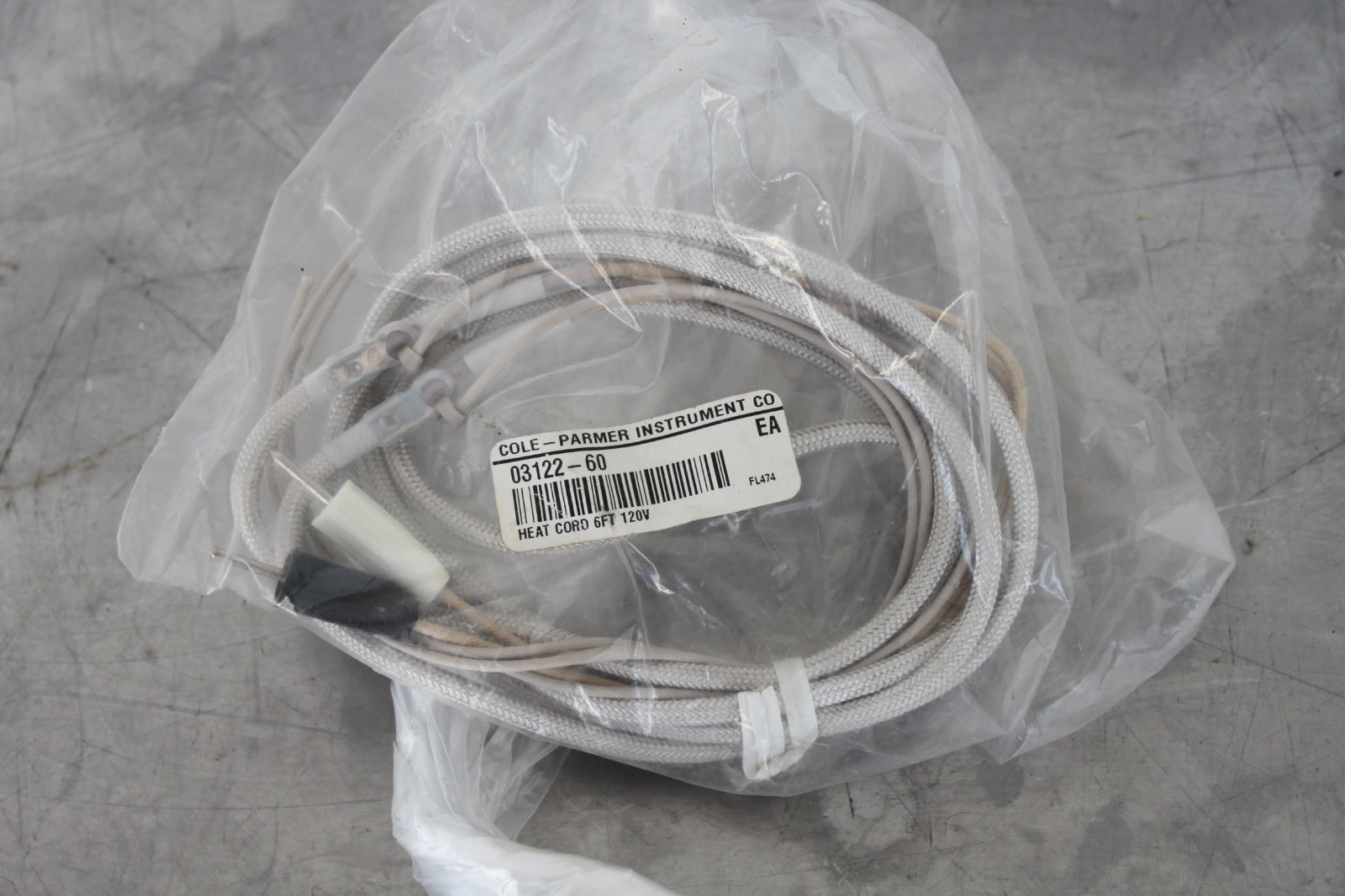 COLE PARMER 03122-60 FLEXIIBLE FIBERGLASS INSULATED HEATING CORD 6' NEW