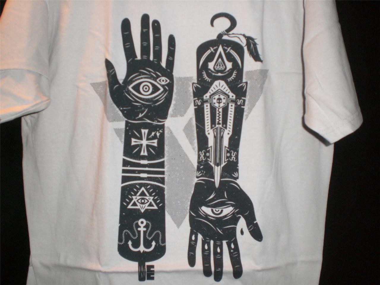 TeeFury Assassin's Creed LARGE "Hands of Fate" Assassin's Creed Shirt GRAY