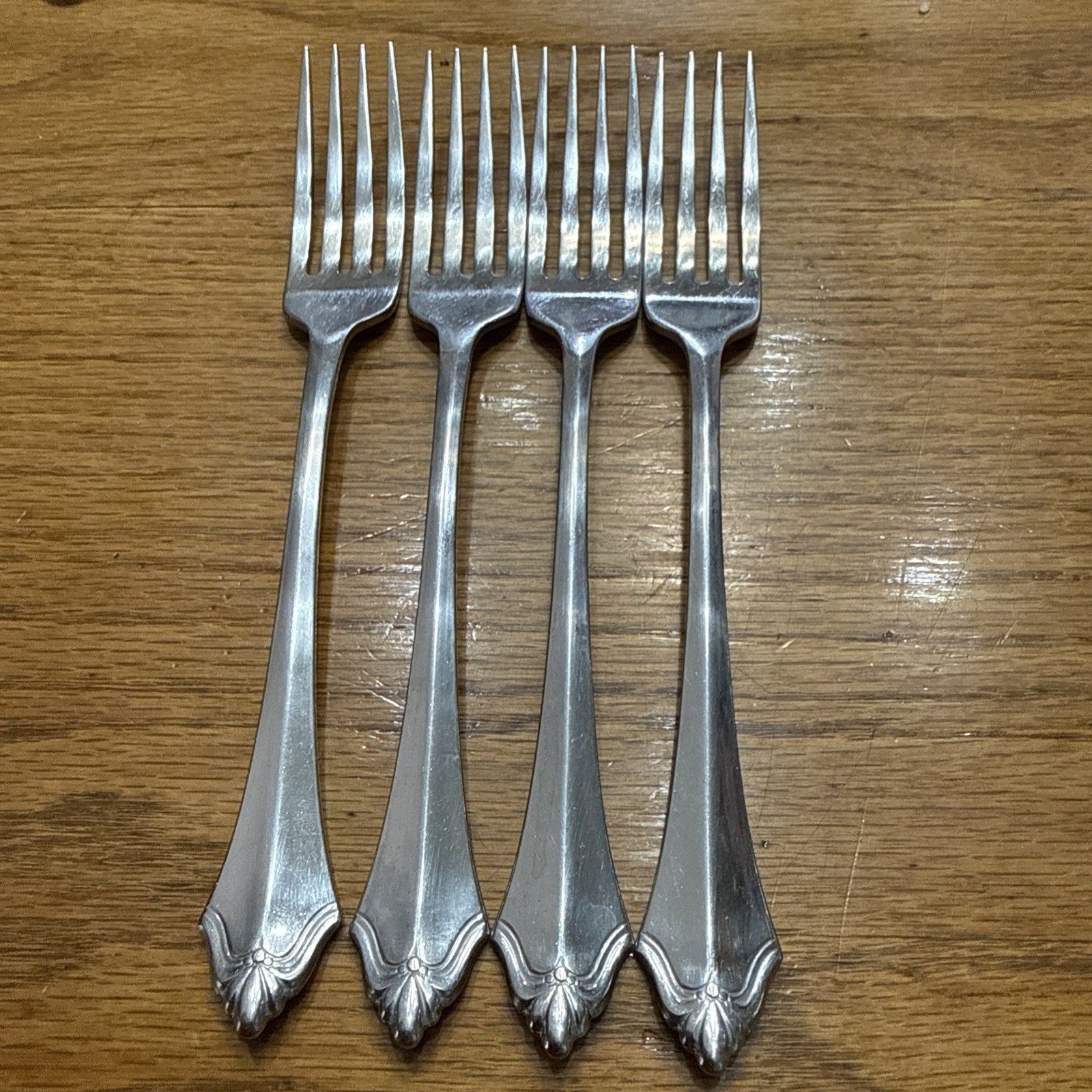 4 Oneida KENWOOD STAINLESS Community DINNER FORKS Nice!