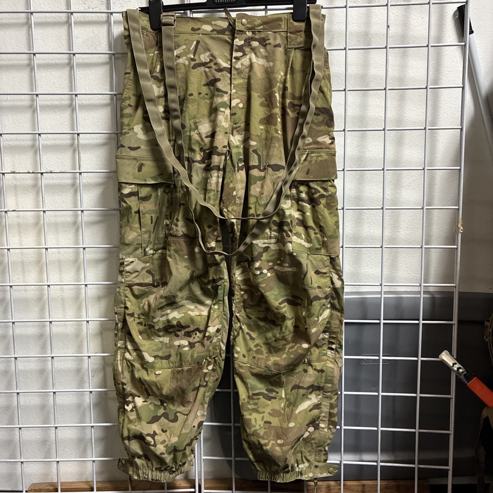 Gen III Level 5 Soft/Shell Extreme Cold Weather Trousers Multicam LARGE LONG