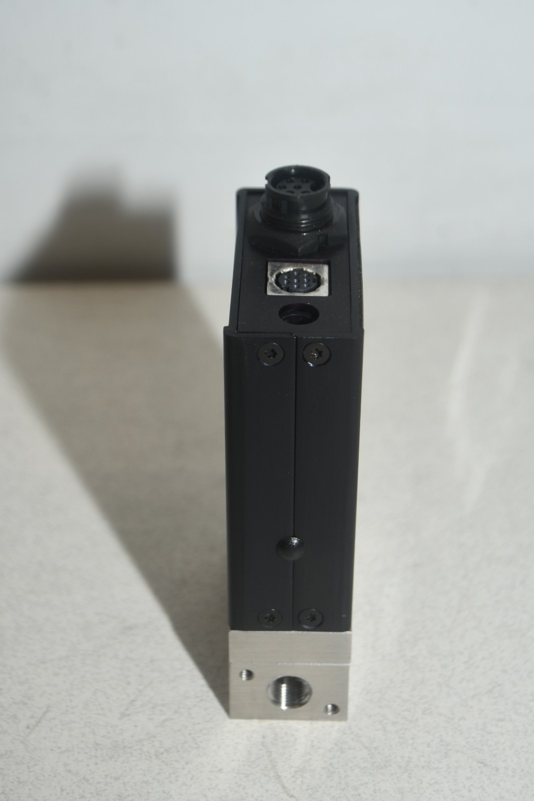^ Alicat PAS-1PSIG-TFT-I/5P Range: 30 cmH2O Flow Controller #X8341