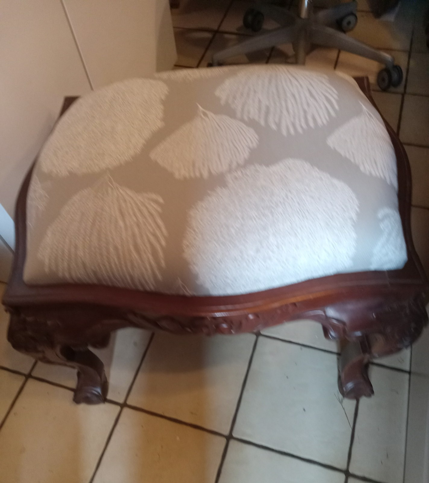 Mahogany Carved Vanity Bench (RP)