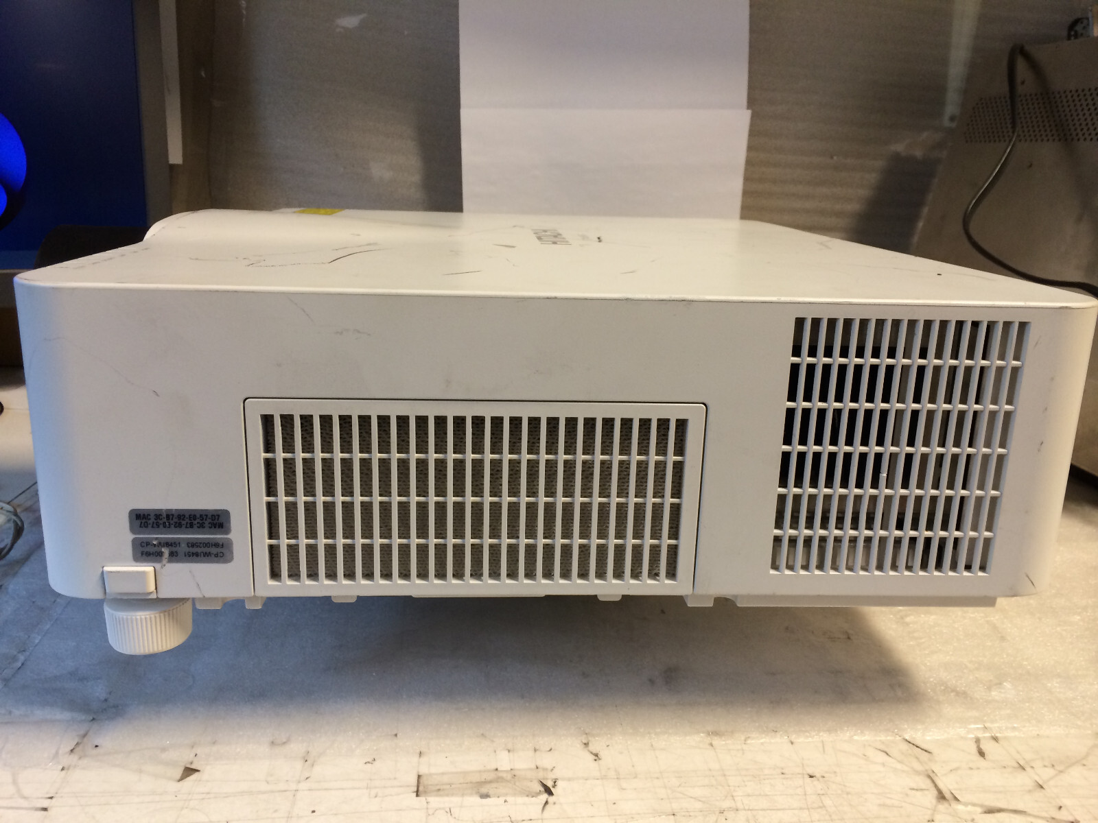 Hitachi CP-WU8451 Projector 3633 Hours | Tested