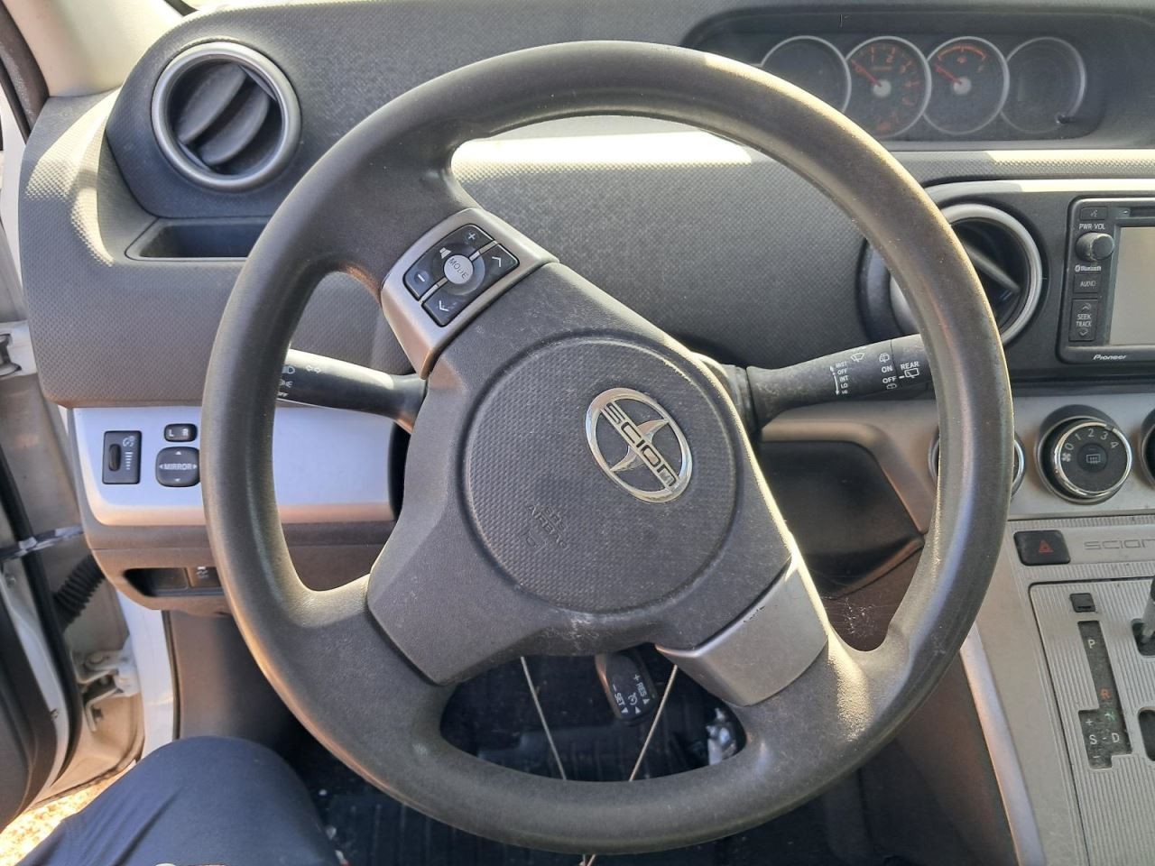 XB SCION 2015 Glove Box 4844156
