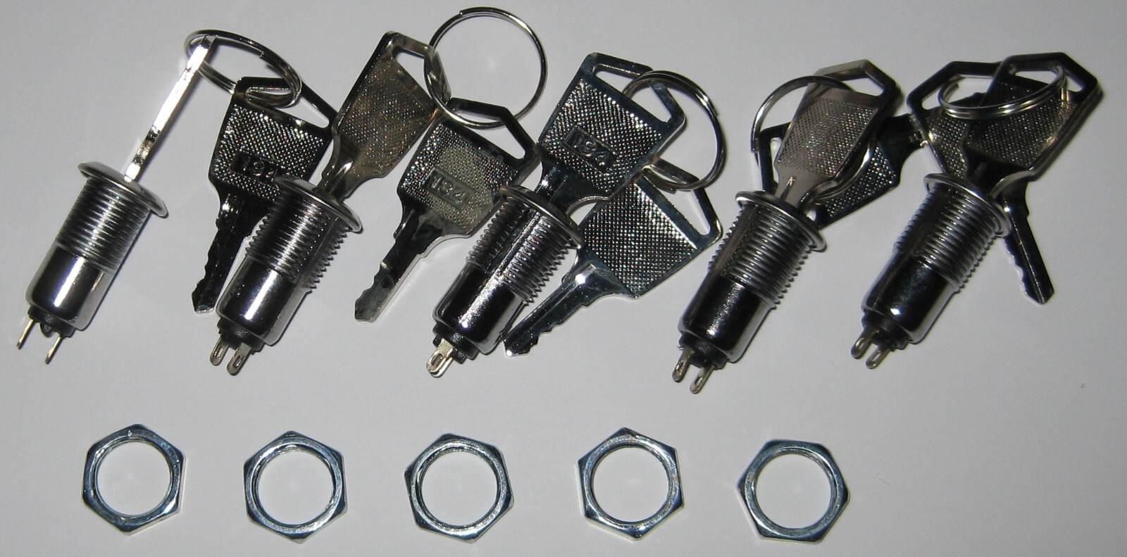 5 X SPST Rotary Keylock Switch - 2 Position Switchlock - 1/2" Dia. Panel Mount