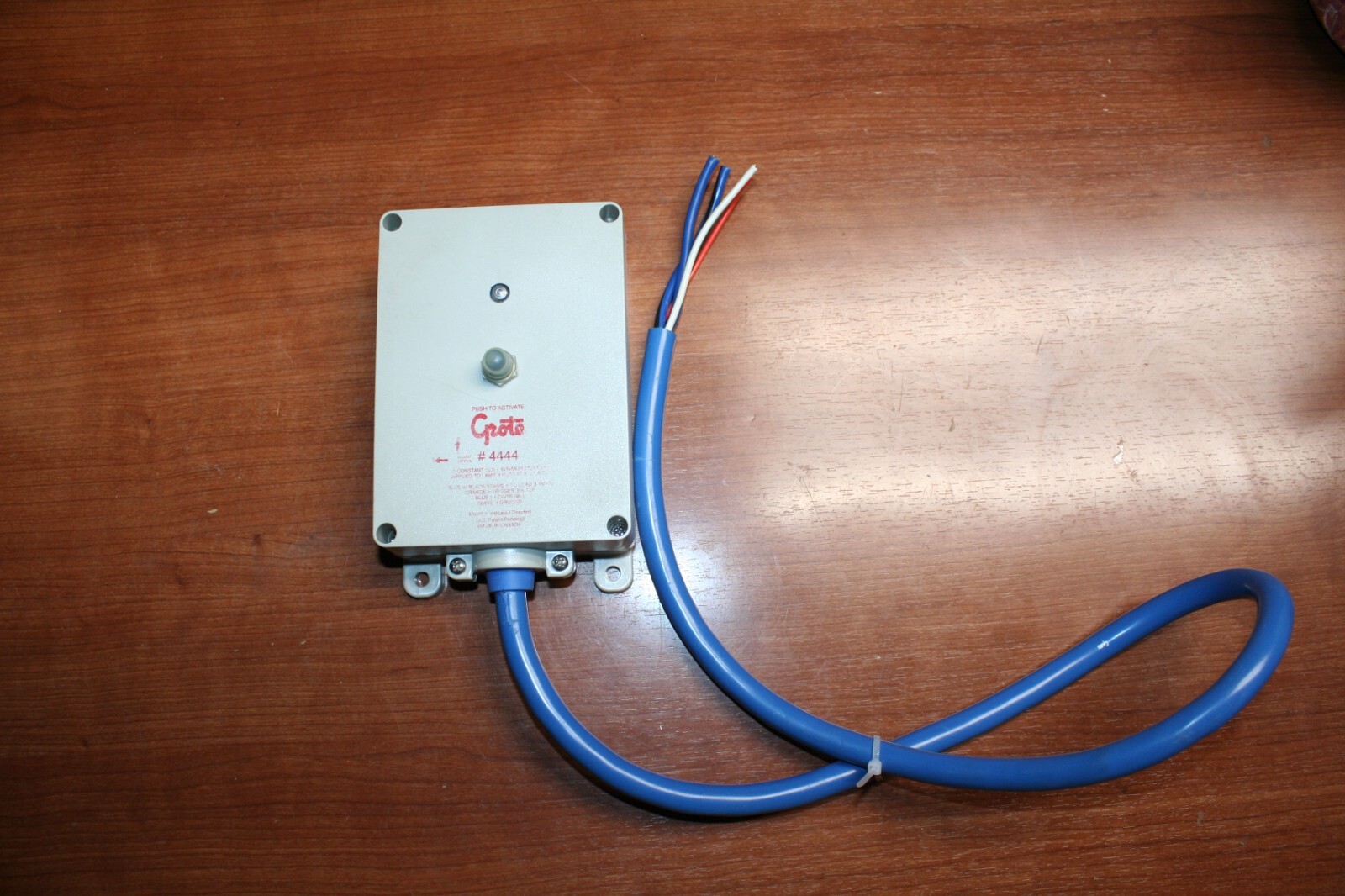 Grote 44440 Accelerometer Dome Switch 15A open box