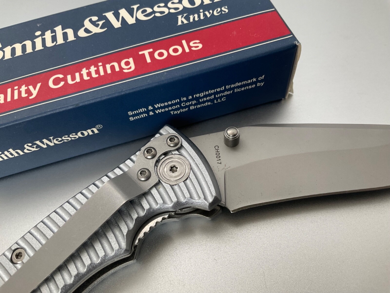 Smith & Wesson Bulllseye Tactical Folding Knife Item # CH0017