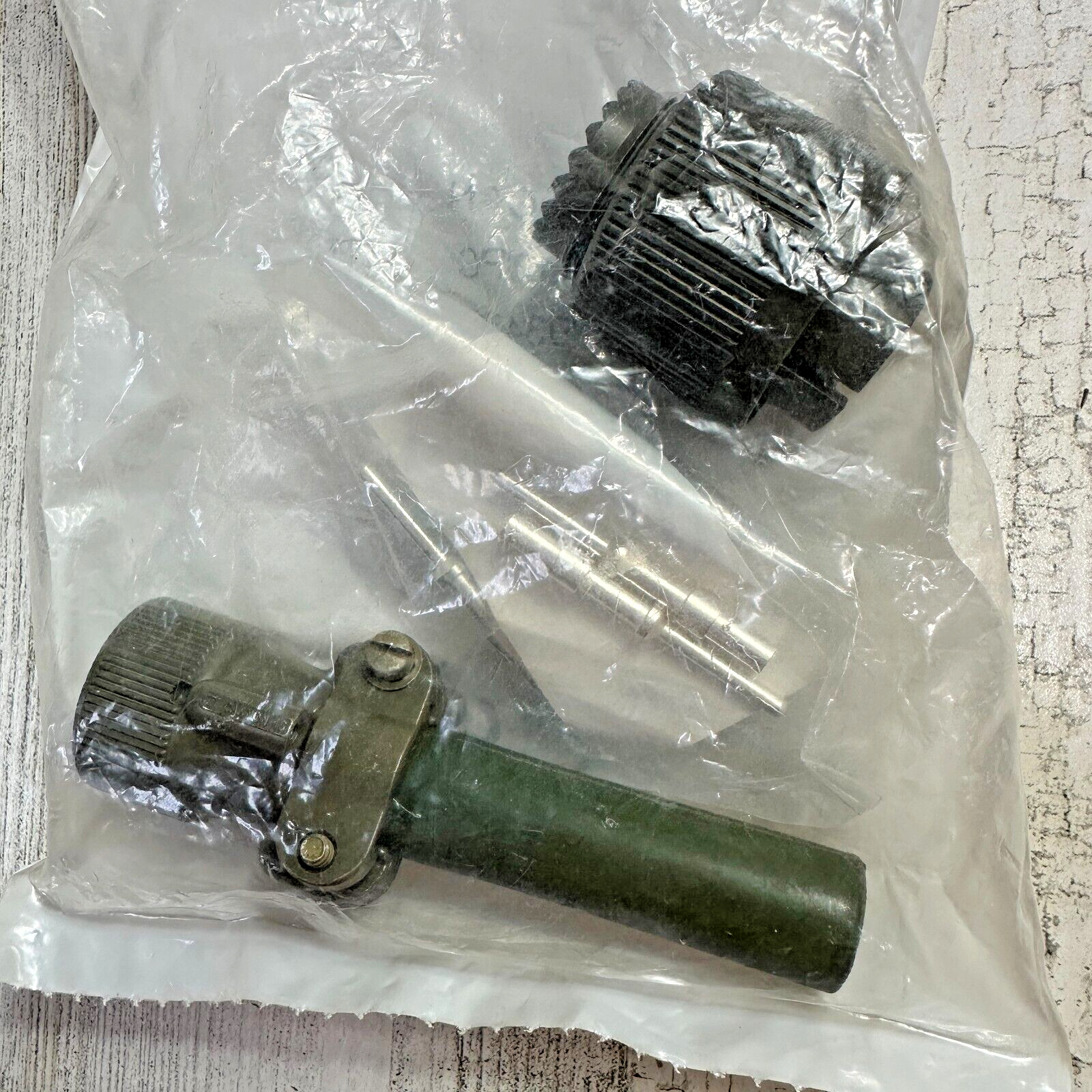ITT Cannon CB6E16-10PC Mil Straight Connector w Pins Bushing Clamp