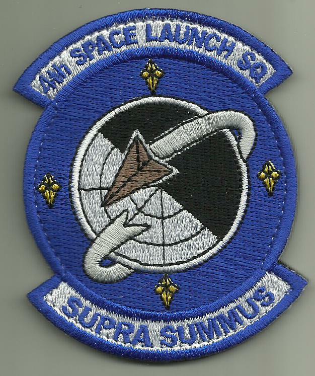 4th SPACE LAUNCH SQ USAF PATCH SATELITTES ROCKET VANDENBERG AFB SOLDIER USA FLY