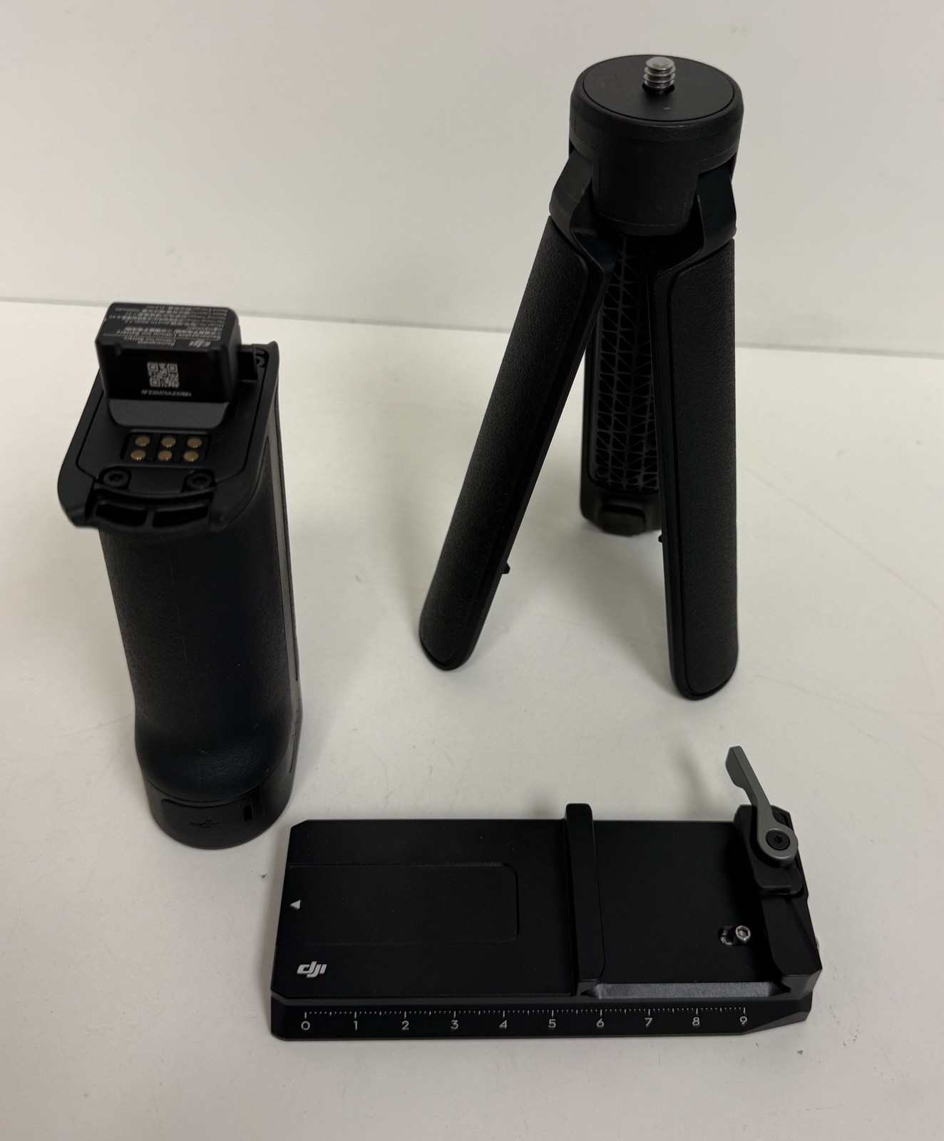 DJI RS 4 3-Axis Gimbal Stabilizer 0611