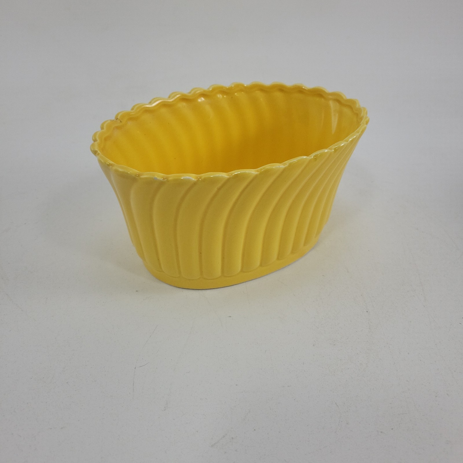 Napcoware 102 Yellow Planter, Oval, MCM 6 1/2" x 3 1/2"